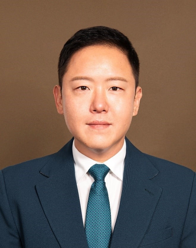 ✈️易建联重回洛杉矶！网友晒易建联在洛杉矶星巴克喝咖啡