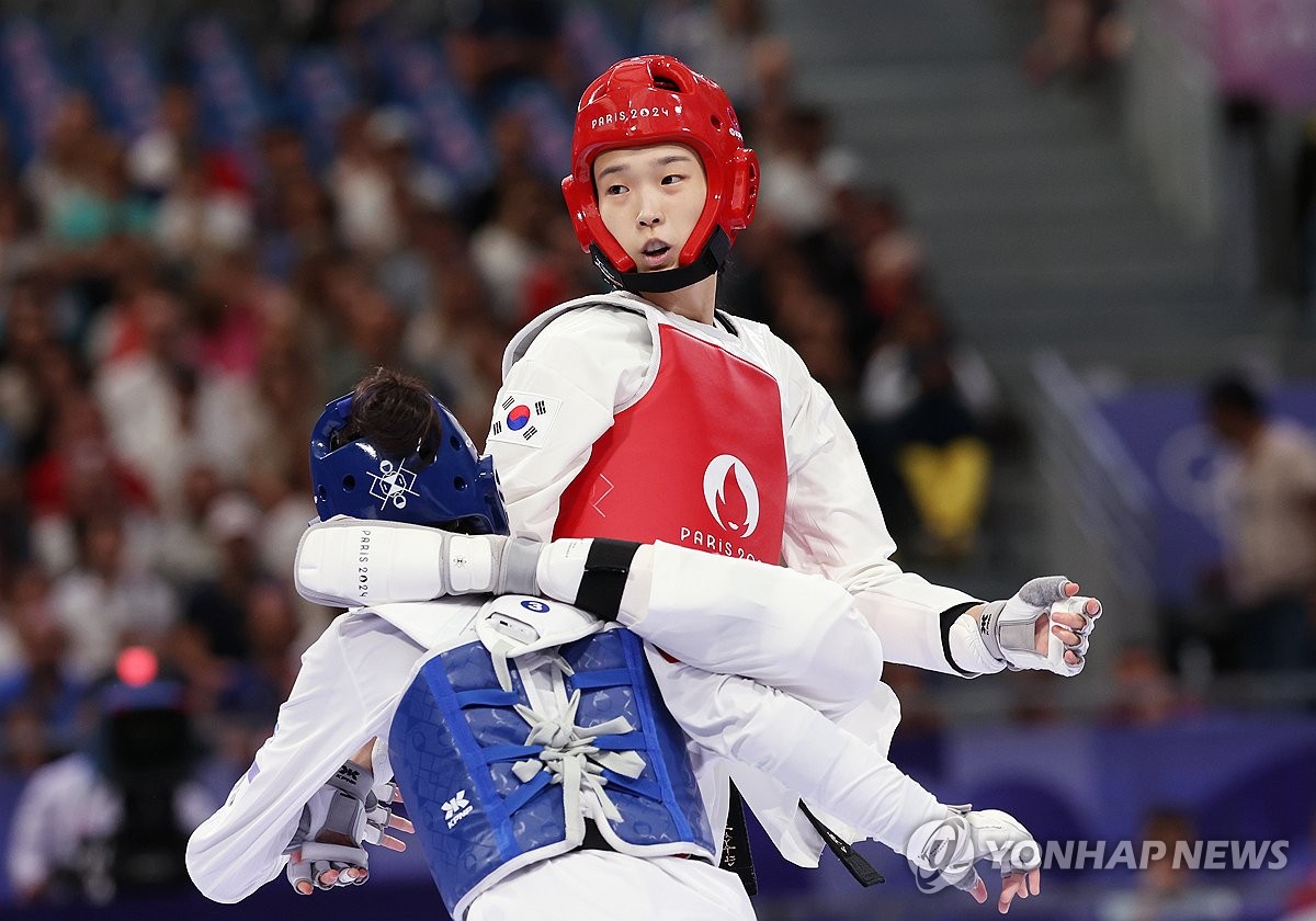 上海100-92战胜江苏，来看赛后刘鹏、李添荣与易立说了什么？