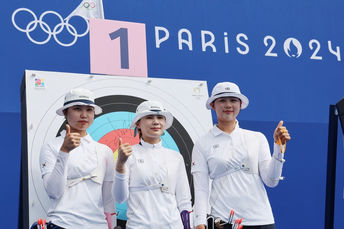 国足半场1-1沙特！蒋圣龙攻守齐爆，李磊助对手进球，武磊击门柱