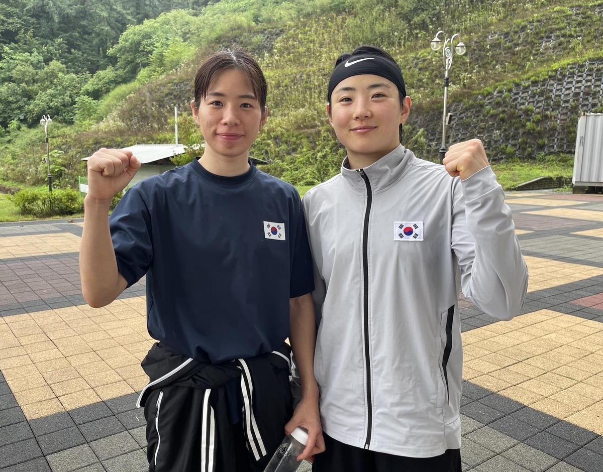 险些再度破门 努涅斯小禁区内打门遭到对方后卫封堵