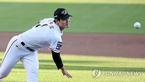 欧冠官方回顾托雷斯对阵皇马的经典单刀