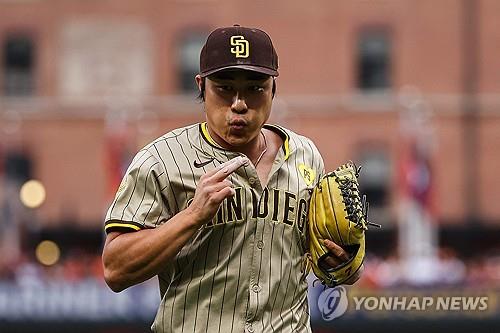 吉拉西造点后亲自主罚打进，多特1-1巴萨扳平比分